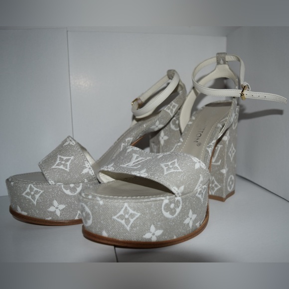 Louis Vuitton MONOGRAM Womens Platform & Wedge Sandals 2023 SS - Picture 1 of 14